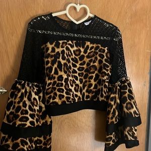 Leopard print long sleeve cropped top